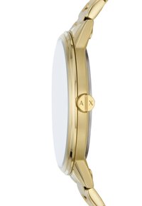 Reloj de metal dorado con caja redonda, esfera de cristal plano y una corona prominente con un logotipo grabado. Pulsera de eslabones.