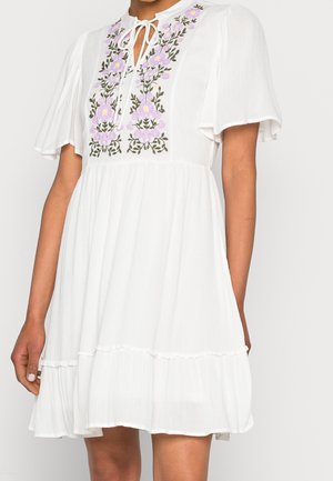 Pieces Vestido informal - white