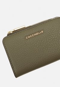 Coccinelle Portafoglio - brown/green/offwhite