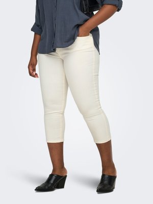 ONLY Carmakoma CARWILLY REG WAIST CAPRI - Jeans Skinny Fit - ecru
