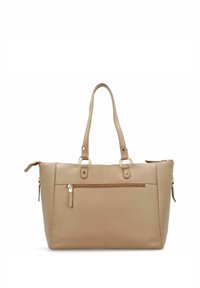 Bolso de mano beige de cuero con asas superiores dobles, detalles en metal dorado, bolsillo con cremallera en la parte frontal y un acabado suave y texturizado.