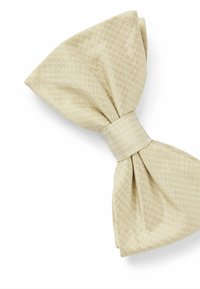 Helles goldfarbenes Fliegenband aus strukturiertem Stoff mit einem Diamantenmuster, versehen mit einem zentralen Knoten und breiten, abgerundeten Enden.