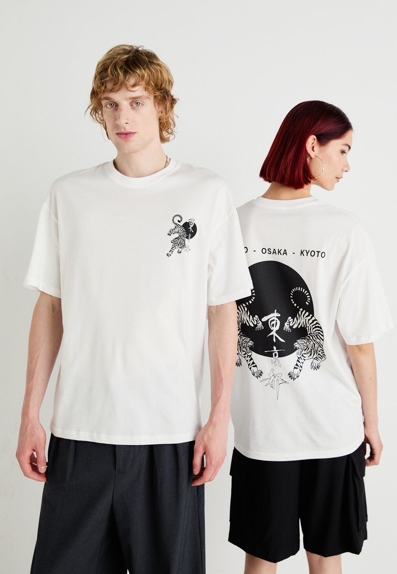 Jack & Jones JORRANDOM CREW NECK UNISEX - Camiseta estampada - bright white