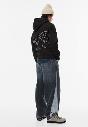 PULL&BEAR Kapucnis pulóver - black