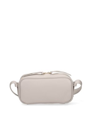 Rechthoekige lichtbeige leren crossbodytas met dubbele ritssluiting en verstelbare schouderriem tegen een witte achtergrond.