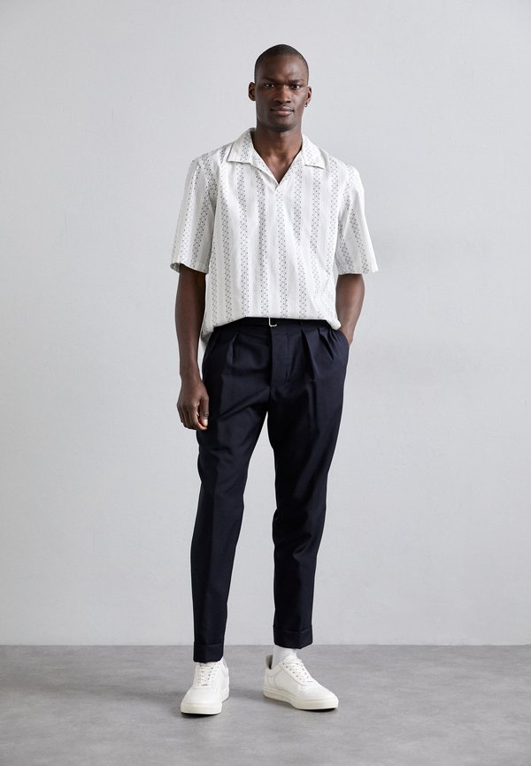 PIERRE  ITALIAN FRESCO - Chinos2