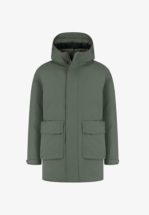 Zielona izolowana kurtka z kapturem, dwoma dużymi przednimi kieszeniami, zamkiem błyskawicznym i wyraźnymi szwami. Gładka tekstura, nowoczesny design.