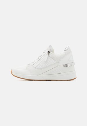 DARBY WEDGE TRAINER - Trainers - optic white