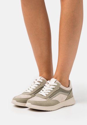 Tamaris Trainers - dune/pistacchi
