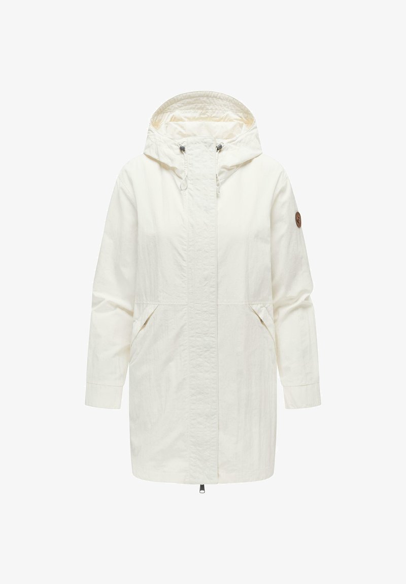 Lang hvit hettejakke med frontglidelås, sidelommer og justerbare snorer på hetten.