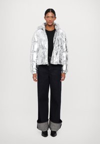 MICHAEL Michael Kors HOODED HIGH SHINE JACKET - Casaco de inverno - metallic silver