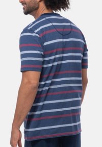 Men's t-shirt made of cotton with a round neck, short sleeves, featuring navy, gray, and burgundy horizontal stripes.