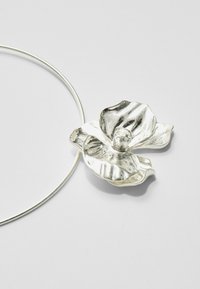 Stradivarius Halskette - silver coloured