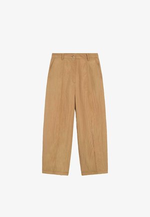 Pantalon beige taille haute à jambes larges avec passants pour ceinture, fermeture à boutons sur le devant, poches latérales et coutures verticales discrètes, présenté sur fond blanc.