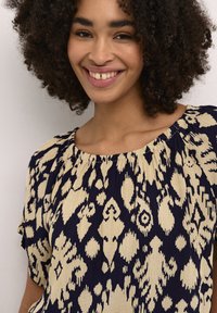 Kaffe ULLA RELAXED FIT - Bluse - midnight   sand print