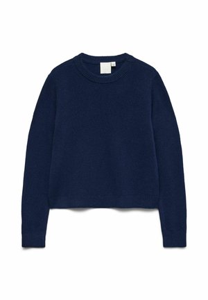 Granatowy sweter wykonany z miękkiego dzianinowego materiału, z okrągłym dekoltem, długimi rękawami i krótkim, skróconym dołem. Bez widocznych wzorów i zdobień.