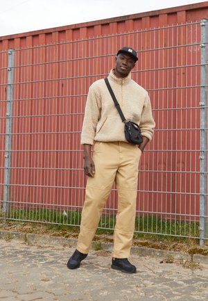 MEDLEY PANT DEARBORN - Pantalones cargo - dusty brown garment dyed