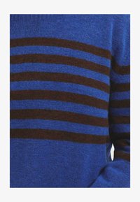 Unausgewählt, royal blue