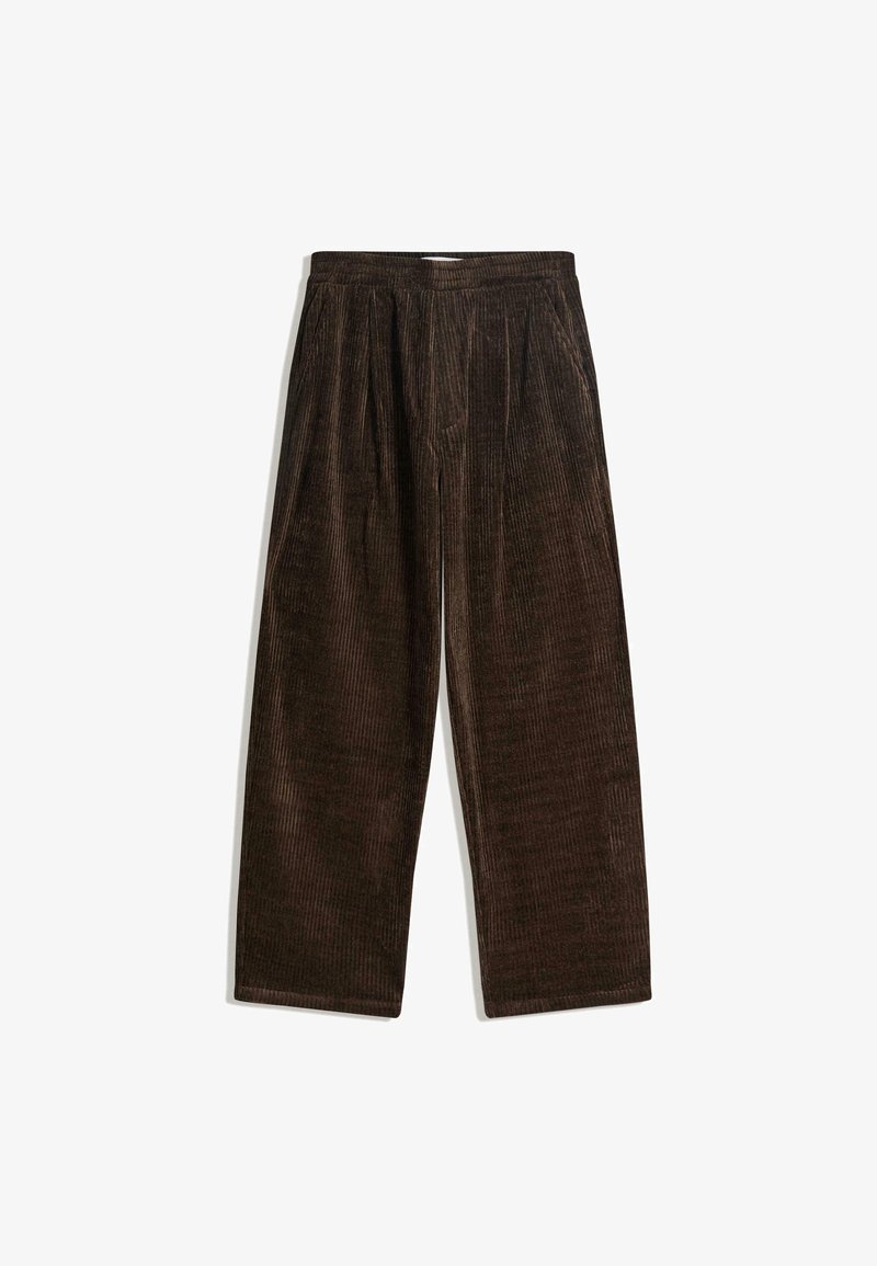 Hnědé kordurové kalhoty s řaseným předním dílem, širokým střihem nohavic a strukturovanými vertikálními žebrováními. Žádné viditelné zapínání ani kapsy.