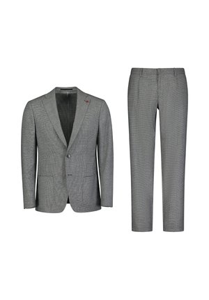 Szary garnitur w wzór z marynarką z wyłogami, posiadający dwie kieszenie oraz dopasowane, zwężane spodnie, wykonany z gładkiego, teksturowanego materiału.