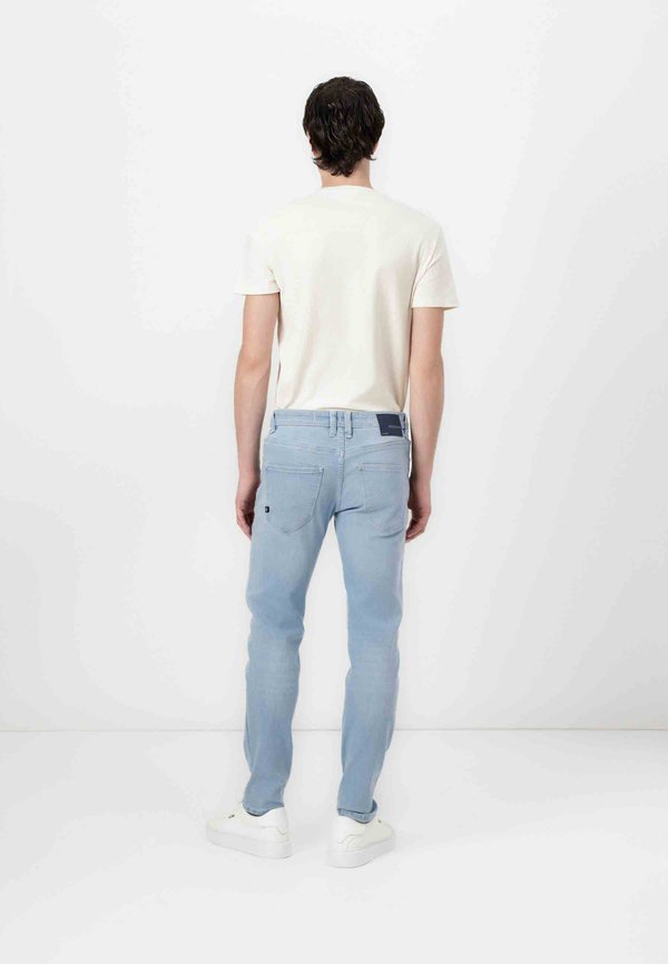 BRYDEN - Slim fit jeans3