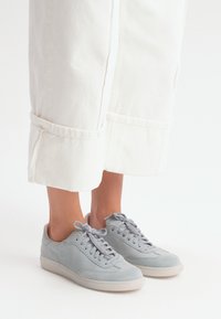 RYŁKO - Sneakersy niskie