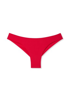 Biancheria intima rossa stile bikini senza cuciture mostrata su uno sfondo bianco.