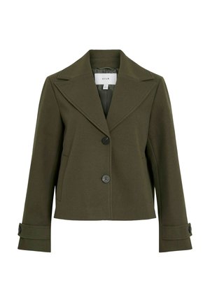 Giacca cropped verde oliva con colletto a punta, tre bottoni neri e tasche laterali. Tessuto liscio e strutturato con design su misura.
