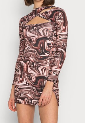 Pouzdrové šaty - brown