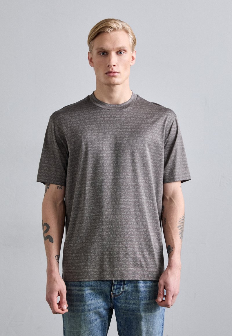 Emporio Armani - Marškinėliai su spaudiniu -  brown, Padidinti