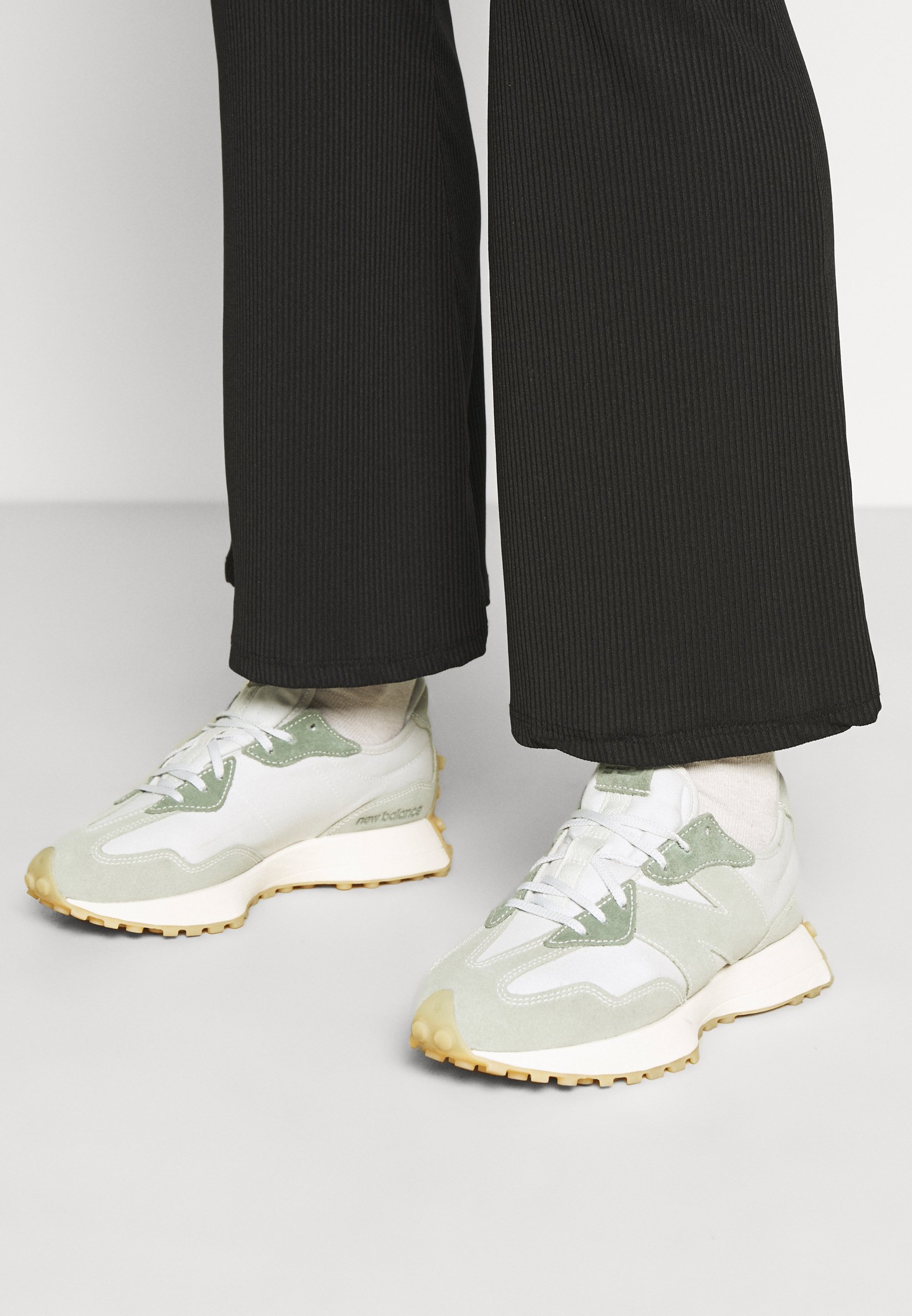 new balance 327 sage