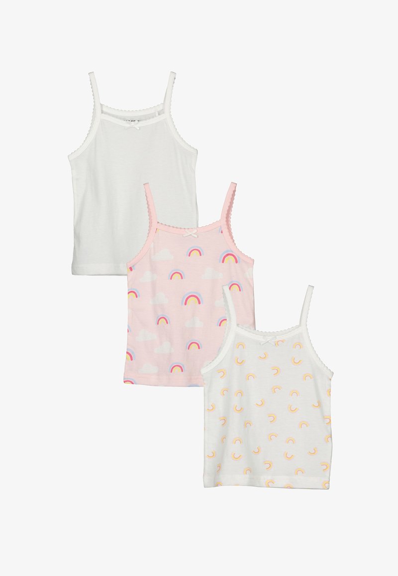 Trzy topy na ramiączkach: jeden biały, jeden różowy z nadrukiem tęczy/chmur oraz jeden biały z małymi wzorami tęczy. Wszystkie mają regulowane ramiączka i fakturowane wykończenie.