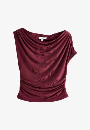 Kortærmet bordeaux skjorte med draperet halsudskæring, diskret blomsterjacquardmønster og rynket talje detalje, mærket NEXT.