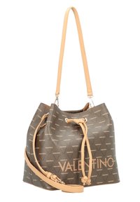 Brun mönstrad hinkväska med bruna läderremmar; har varumärkesdetalj och dragsnoddslås. Slät textur med logotryck.