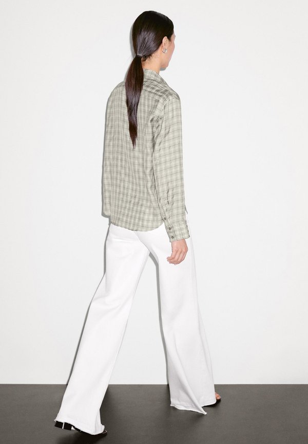 FLOWING CHECK  - Button-down blouse4