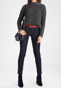 Even&Odd Sweter