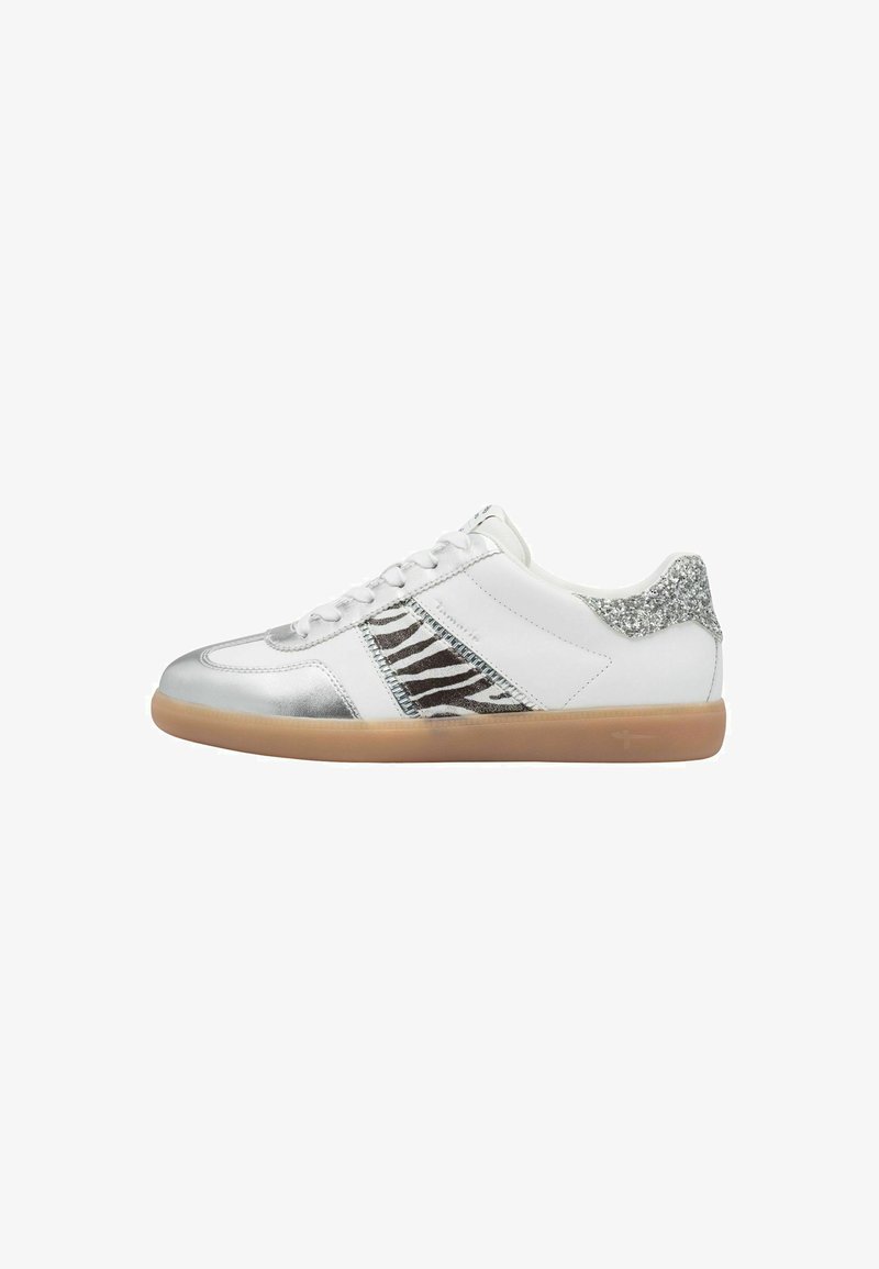 Sneakers bianche con dettagli argentati, motivo zebratato sul lato e tacco luccicante. Suola in gomma con grip testurizzato per una migliore aderenza.