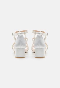 Buffalo LUCY SHINE - Sandaler - ivory