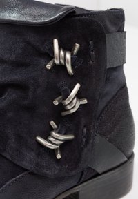 MJUS Stivaletti texani / biker - dark blue