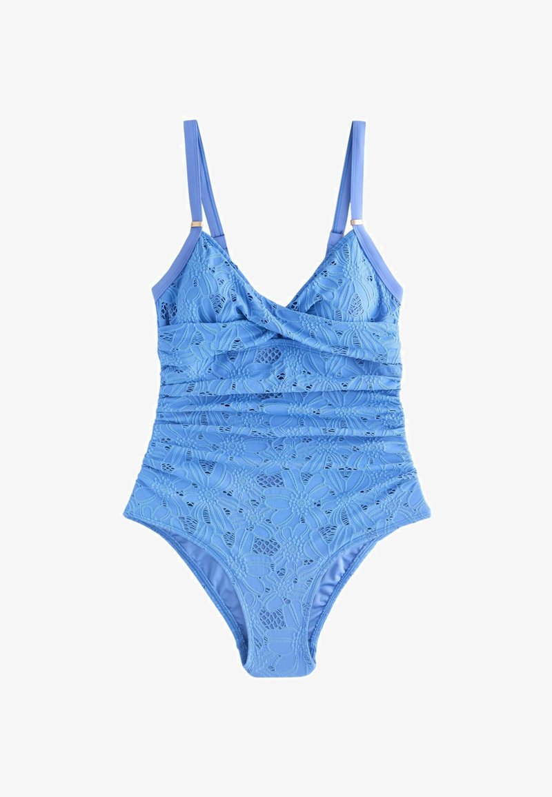 Blauer Einteiler-Badeanzug mit Spitzenmuster-Überlagerung, gerafftem Design, verstellbaren Trägern und glattem Futter, der eine V-Ausschnitt-Silhouette zeigt.