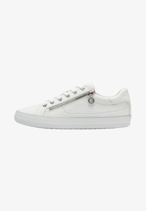 Zapatilla blanca de cuero con un panel texturizado, cremallera plateada con un charm redondo y una suela estampada para mayor tracción. Diseño casual con cordones.