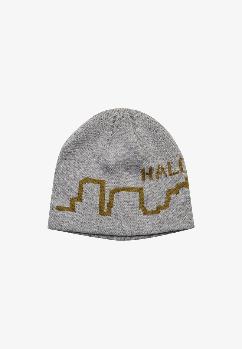 Grijze gebreide beanie met een gouden geometrisch patroon van de stads skyline en logo. Zachte textuur, afgeronde bovenkant en ribbelrand onderkant.