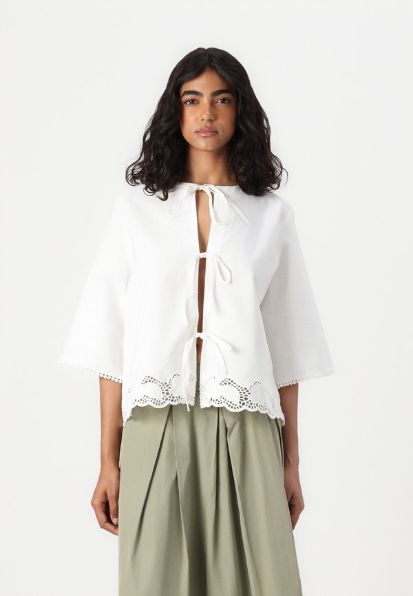 ONLTIA TIE - Blouse - cloud dancer