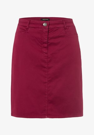 Bordeaux katoenen rok met een knoopsluiting aan de voorkant, riemlussen en schuine zakken. Glad textuur, knielang ontwerp.