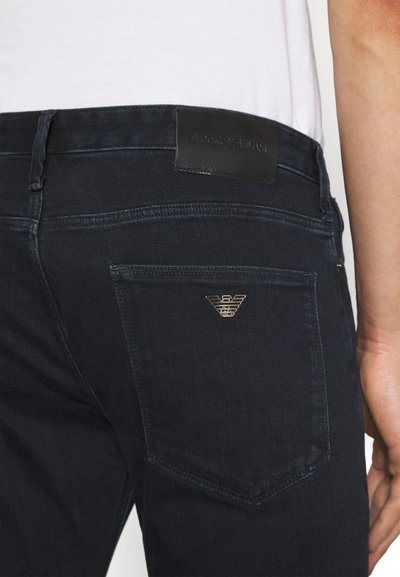 Emporio Armani POCKETS PANT - Traperice uskog kroja - denim blu