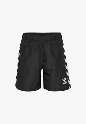 Czarne sportowe szorty wykonane z lekkiego materiału. Posiadają elastyczny pasek w talii, boczne kieszenie, białe paski w kształcie chevronu oraz logo na dolnej części nogawki.