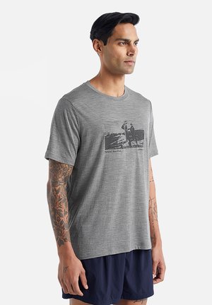 M 100% MERINO TECH LITE II SS TEE NATURAL RUN CLUB - T-shirt con stampa - grey