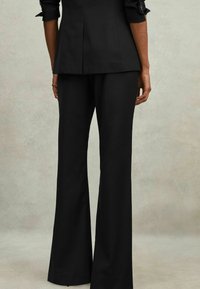 Reiss HAISLEY TAILORED FLARED  - Pantaloni - black