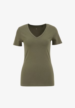 Maglietta V-neck verde oliva realizzata in cotone morbido, con maniche corte, design aderente e una trama liscia senza motivi o accenti.