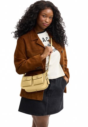 COACH, TWIN TURNLOCK WAVERLY BAG - Sac à main - b vanilla